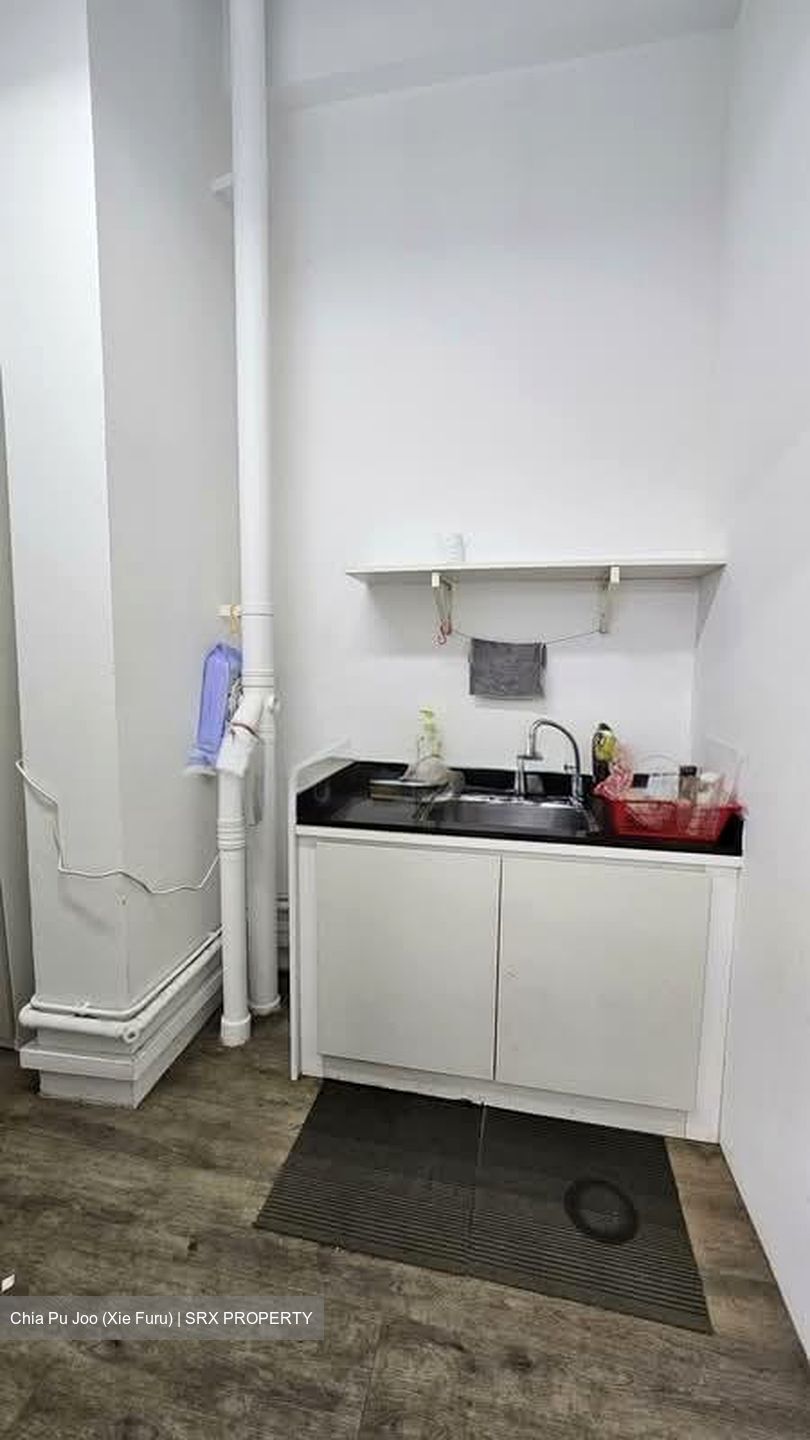 Jalan Membina (D3), Shop House #561021221